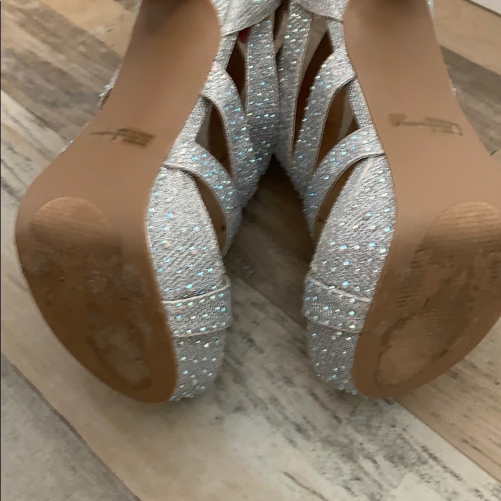 Sparkle and gem stone High heels - Picture 7 of 8